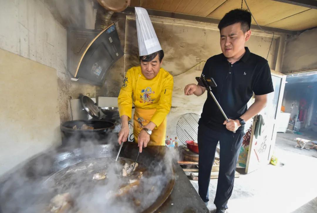 诸城B2司机招聘，探索小巷特色小店之旅